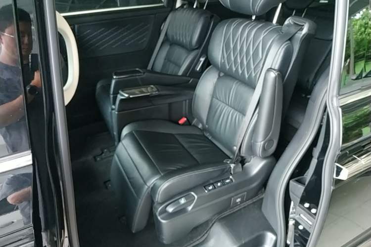 Used Honda Elysion 2019 2.0L Hybrid Luxury Edition Left Rear Seat