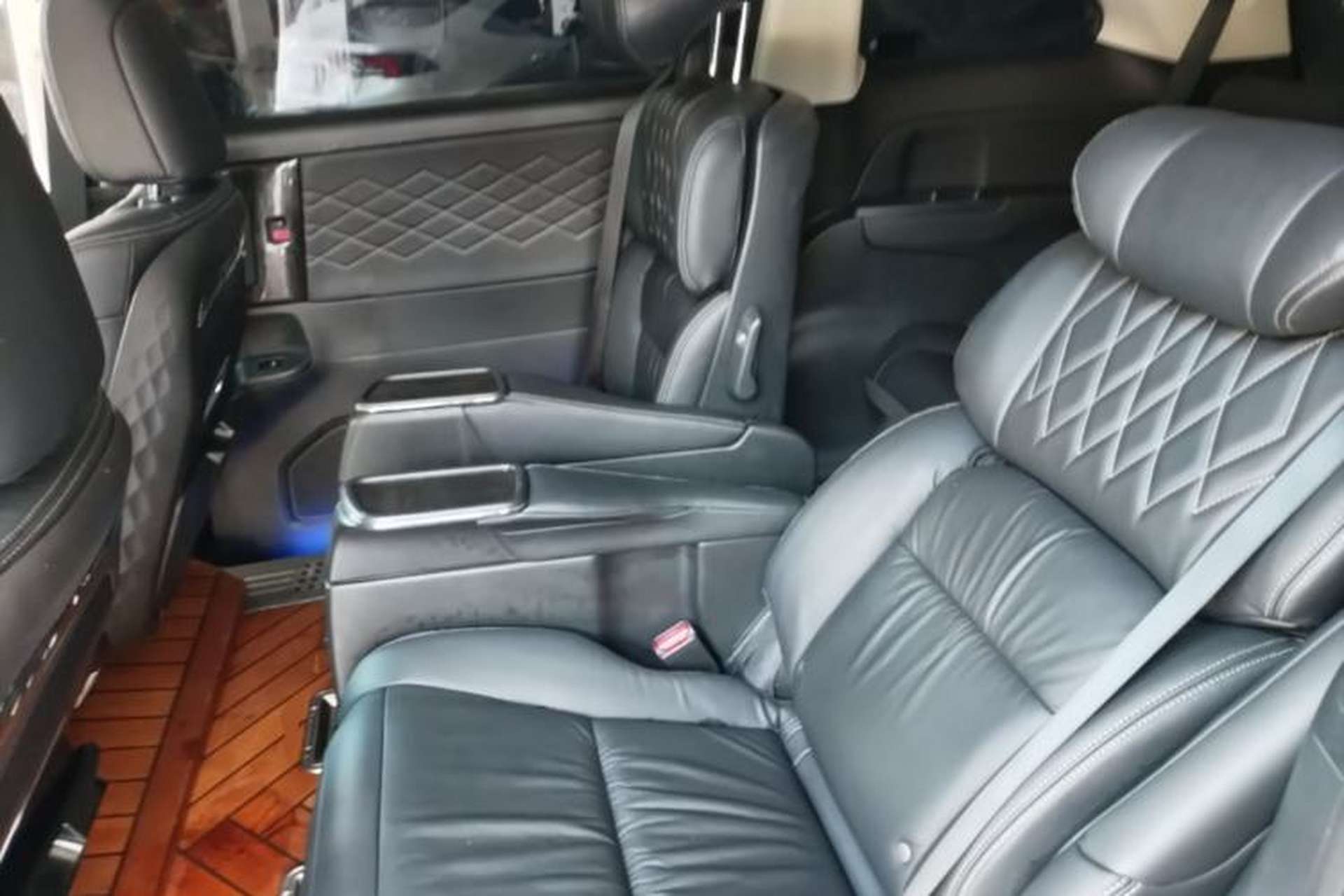 Used Honda Elysion 2019 2.0L Hybrid Luxury Edition Left Rear Seat