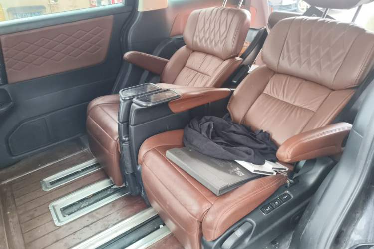 Used Honda Elysion 2019 2.0L Hybrid Supreme Edition Left Rear Seat