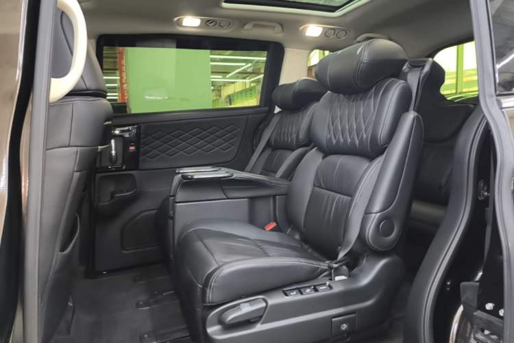Used Honda Elysion 2019 2.0L Hybrid Luxury Edition Left Rear Seat