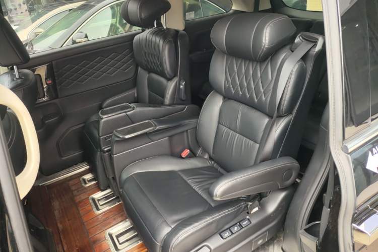 Used Honda Elysion 2019 2.0L Hybrid Luxury Edition Left Rear Seat