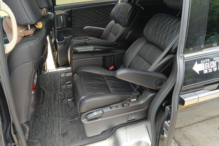 Used Honda Elysion 2019 2.0L Hybrid Luxury Edition Left Rear Seat