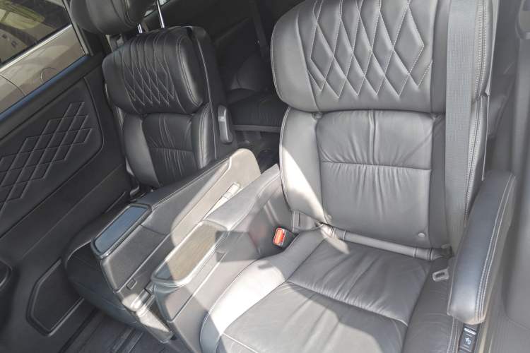 Used Honda Elysion 2019 2.0L Hybrid Luxury Edition Left Rear Seat