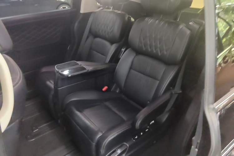 Used Honda Elysion 2019 2.0L Hybrid Luxury Edition Left Rear Seat