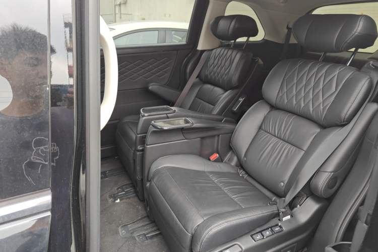 Used Honda Elysion 2019 2.0L Hybrid Luxury Edition Left Rear Seat