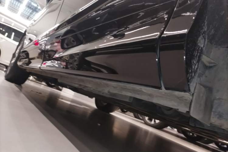 Used Honda Elysion 2019 2.0L Hybrid Luxury Edition Left Side Sill