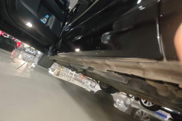 Used Honda Elysion 2019 2.0L Hybrid Luxury Edition Left Side Sill