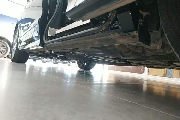 Used Honda Elysion 2019 2.0L Hybrid Comfort Edition Left Side Sill