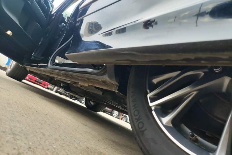 Used Honda Elysion 2019 2.0L Hybrid Luxury Edition Left Side Sill