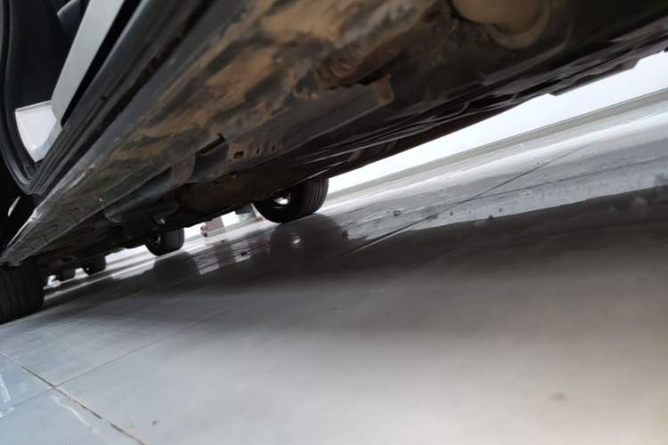 Used Honda Elysion 2019 2.0L Hybrid Luxury Edition Left Side Sill