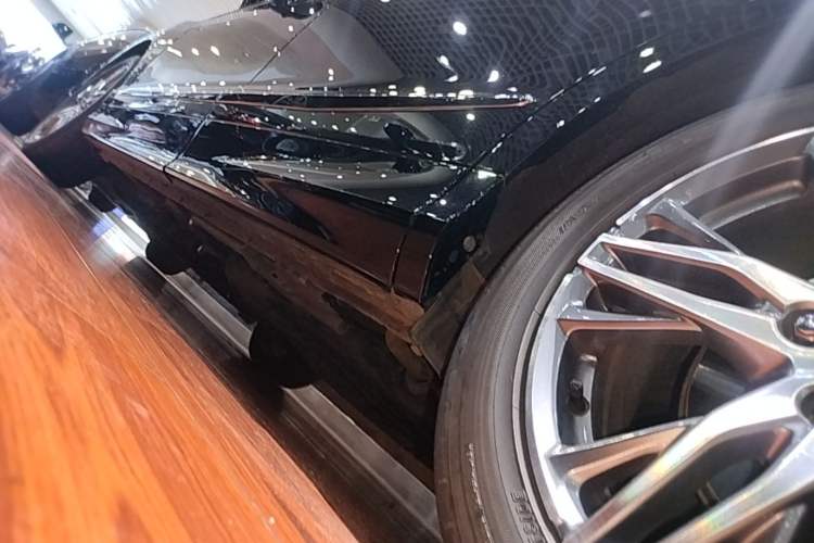 Used Honda Elysion 2019 2.0L Hybrid Luxury Edition Left Side Sill