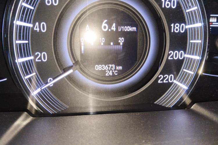 Used Honda Elysion 2019 2.0L Hybrid Luxury Edition Odometer Close Up