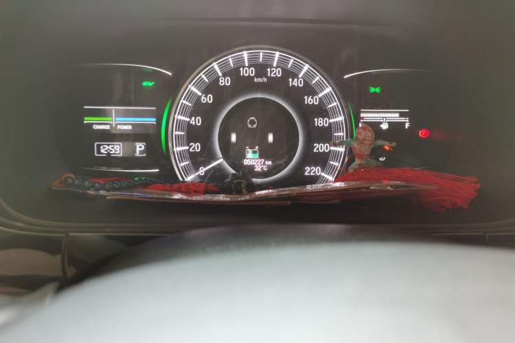 Used Honda Elysion 2019 2.0L Hybrid Luxury Edition Odometer Close Up