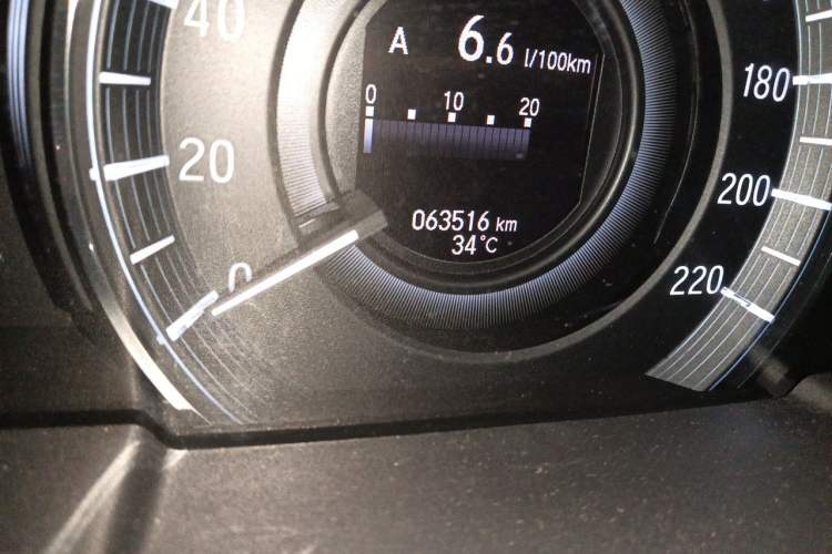 Used Honda Elysion 2019 2.0L Hybrid Luxury Edition Odometer Close Up