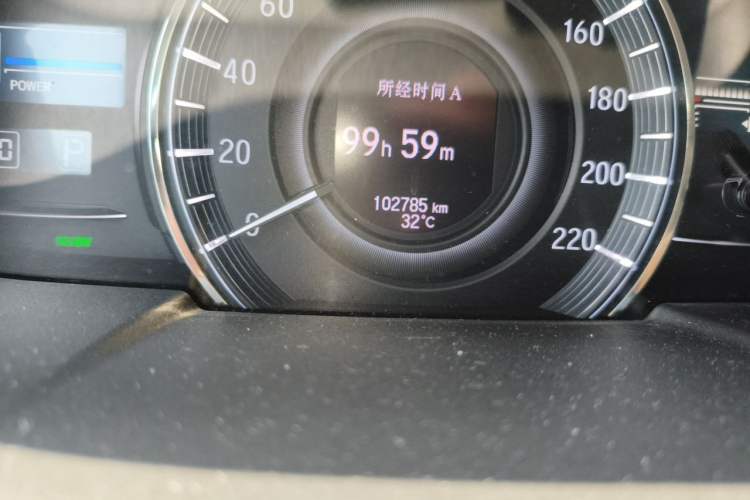 Used Honda Elysion 2019 2.0L Hybrid Supreme Edition Odometer Close Up