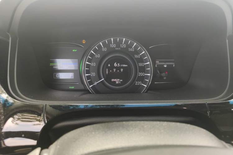 Used Honda Elysion 2019 2.0L Hybrid Luxury Edition Odometer Close Up