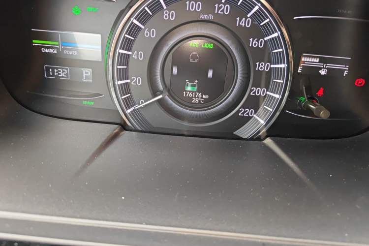 Used Honda Elysion 2019 2.0L Hybrid Luxury Edition Odometer Close Up