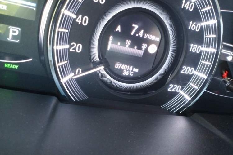 Used Honda Elysion 2019 2.0L Hybrid Luxury Edition Odometer Close Up