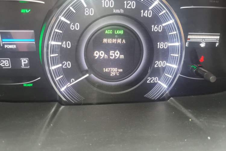 Used Honda Elysion 2019 2.0L Hybrid Supreme Edition Odometer Close Up