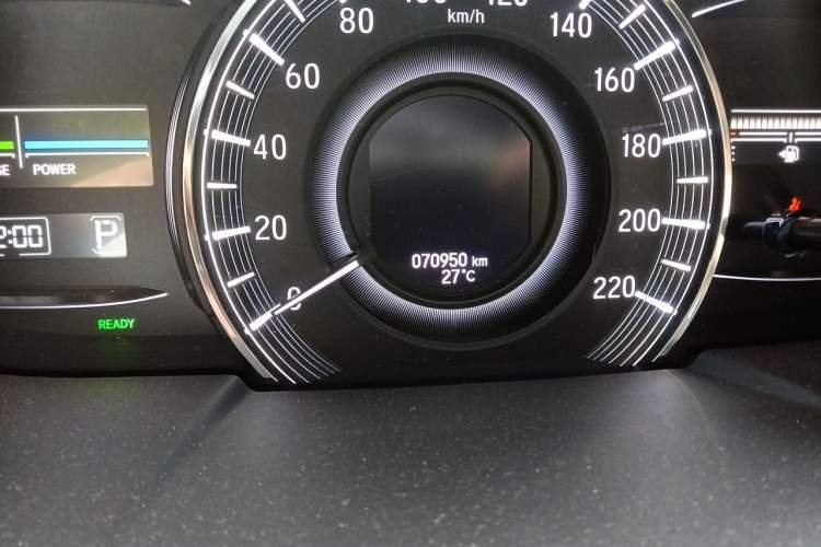Used Honda Elysion 2019 2.0L Hybrid Luxury Edition Odometer Close Up