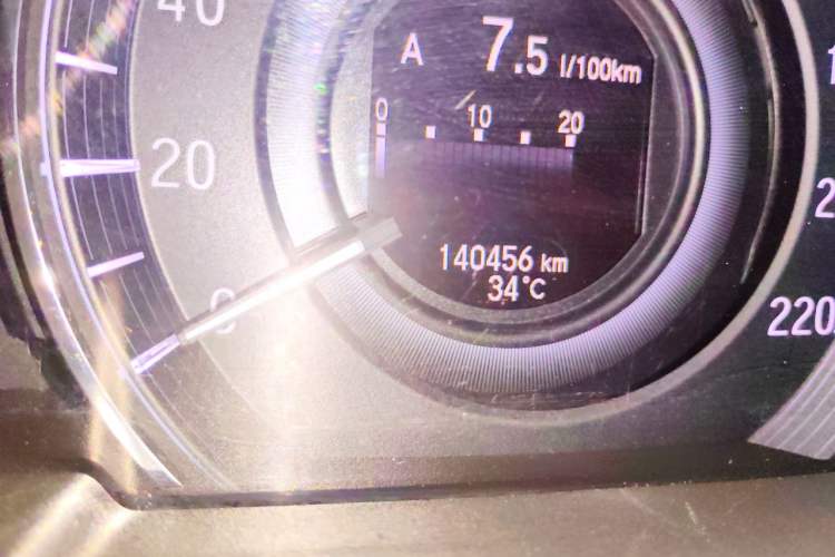 Used Honda Elysion 2019 2.0L Hybrid Luxury Edition Odometer Close Up
