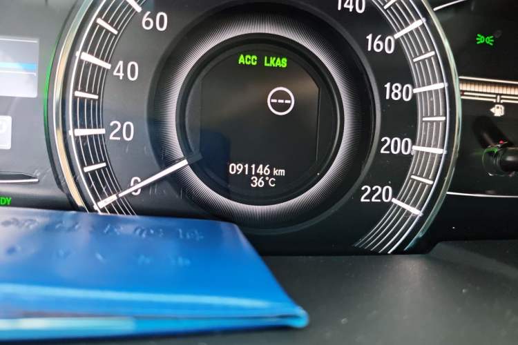 Used Honda Elysion 2019 2.0L Hybrid Luxury Edition Odometer Close Up