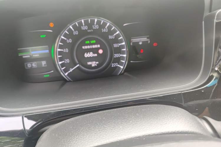Used Honda Elysion 2019 2.0L Hybrid Luxury Edition Odometer Close Up