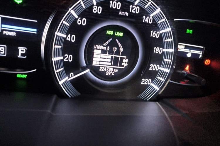 Used Honda Elysion 2019 2.0L Hybrid Luxury Edition Odometer Close Up