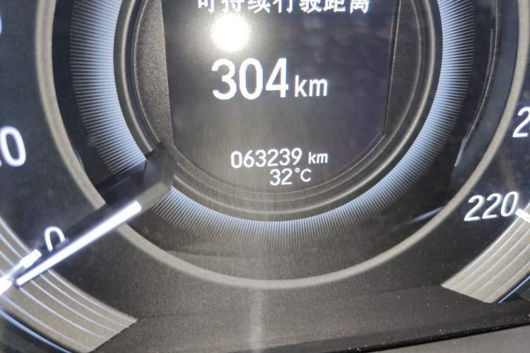 Used Honda Elysion 2019 2.0L Hybrid Luxury Edition Odometer Close Up