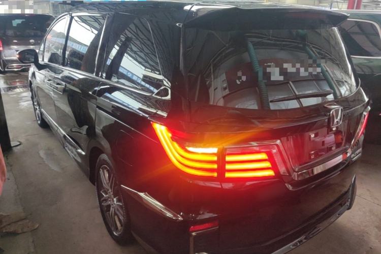 Used Honda Elysion 2019 2.0L Hybrid Luxury Edition Rear Left 45 Deg
