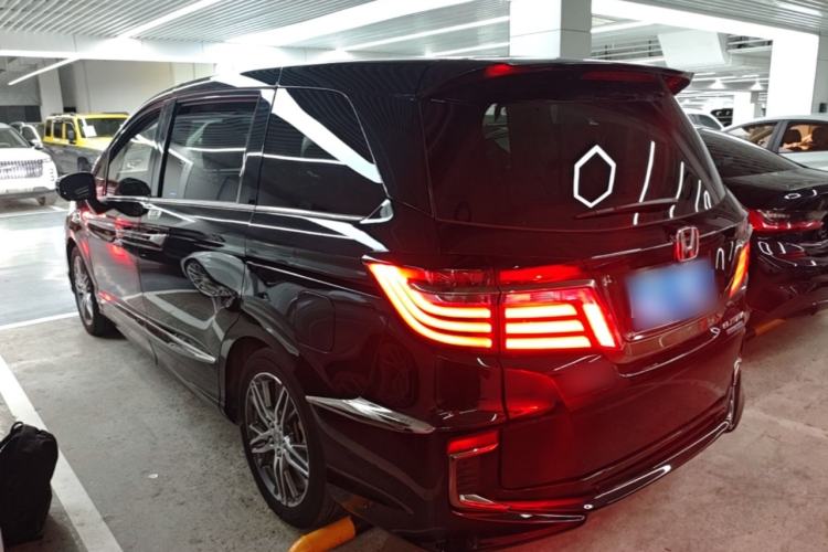 Used Honda Elysion 2019 2.0L Hybrid Luxury Edition Rear Left 45 Deg