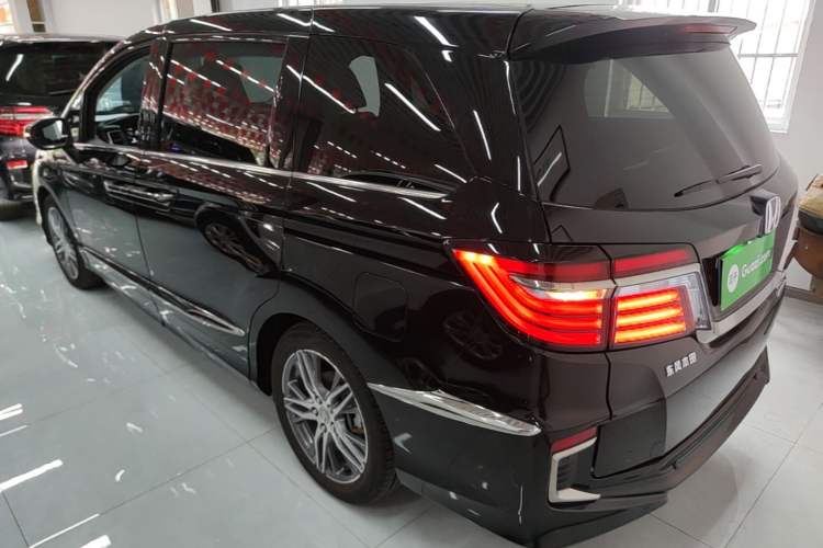 Used Honda Elysion 2019 2.0L Hybrid Luxury Edition Rear Left 45 Deg
