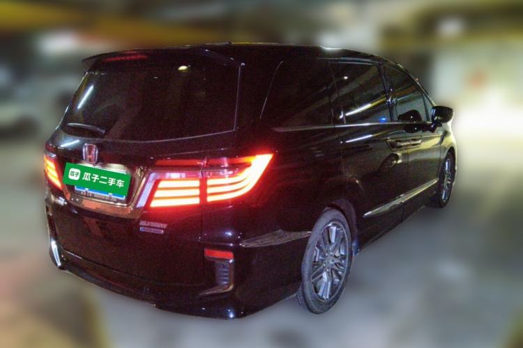 Used Honda Elysion 2019 2.0L Hybrid Luxury Edition Rear Right 45 Deg