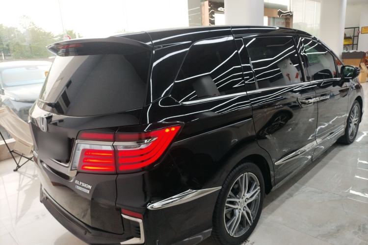 Used Honda Elysion 2019 2.0L Hybrid Luxury Edition Rear Right 45 Deg