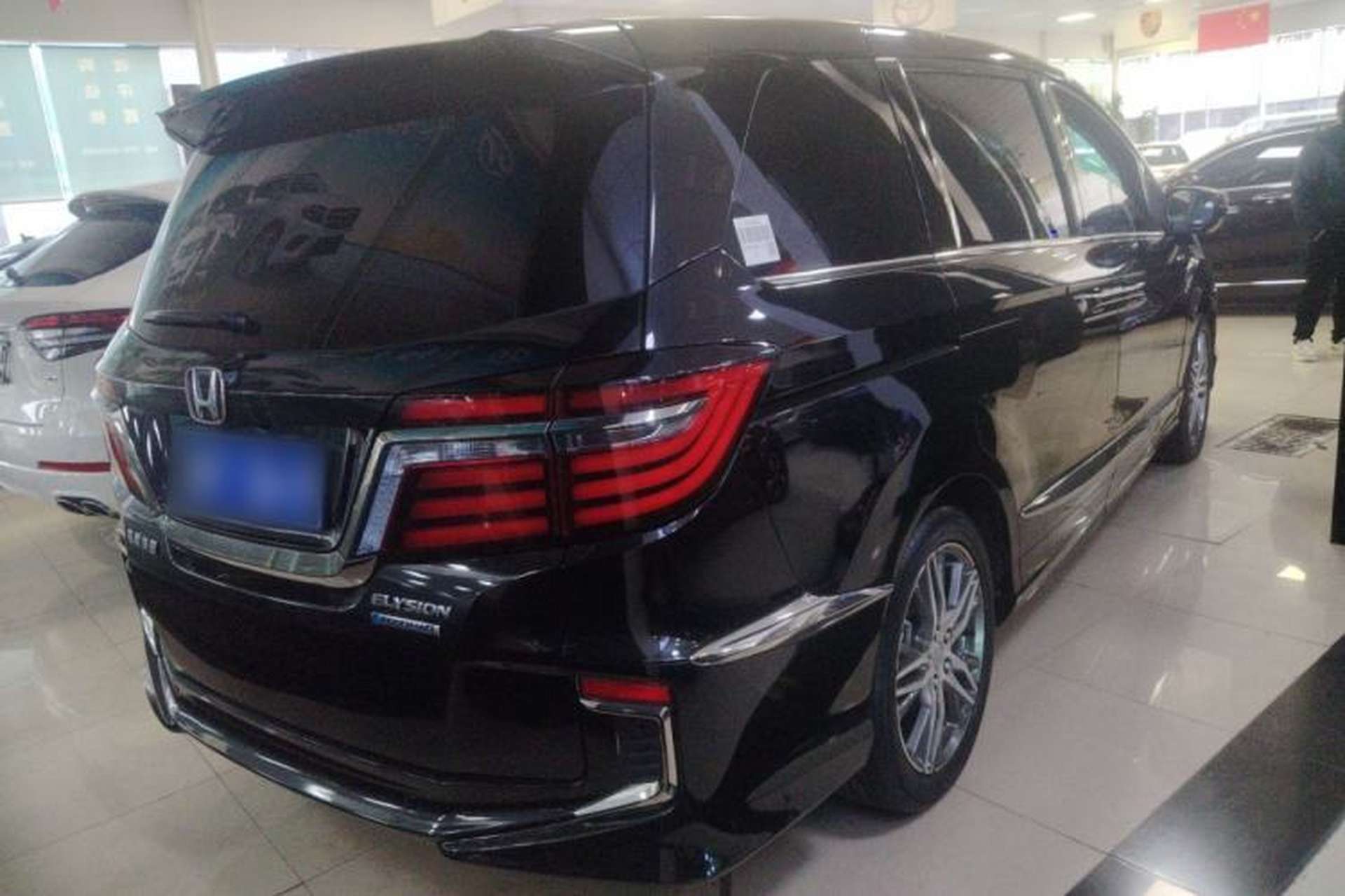 Used Honda Elysion 2019 2.0L Hybrid Luxury Edition Rear Right 45 Deg