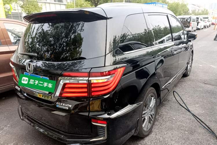 Used Honda Elysion 2019 2.0L Hybrid Supreme Edition Rear Right 45 Deg