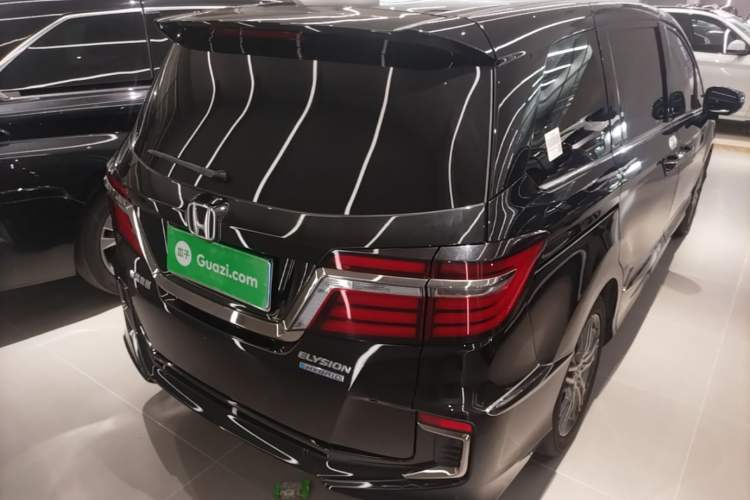 Used Honda Elysion 2019 2.0L Hybrid Luxury Edition Rear Right 45 Deg