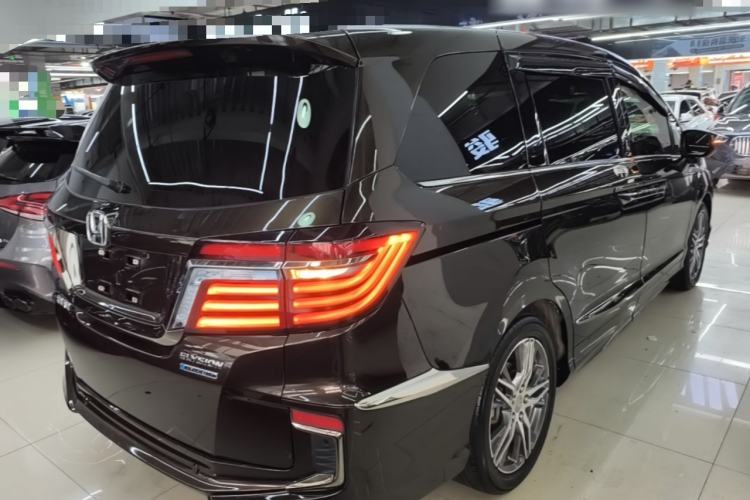 Used Honda Elysion 2019 2.0L Hybrid Luxury Edition Rear Right 45 Deg