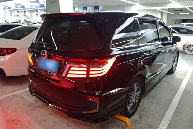Used Honda Elysion 2019 2.0L Hybrid Luxury Edition Rear Right 45 Deg