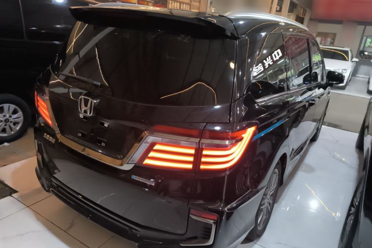 Used Honda Elysion 2019 2.0L Hybrid Luxury Edition Rear Right 45 Deg