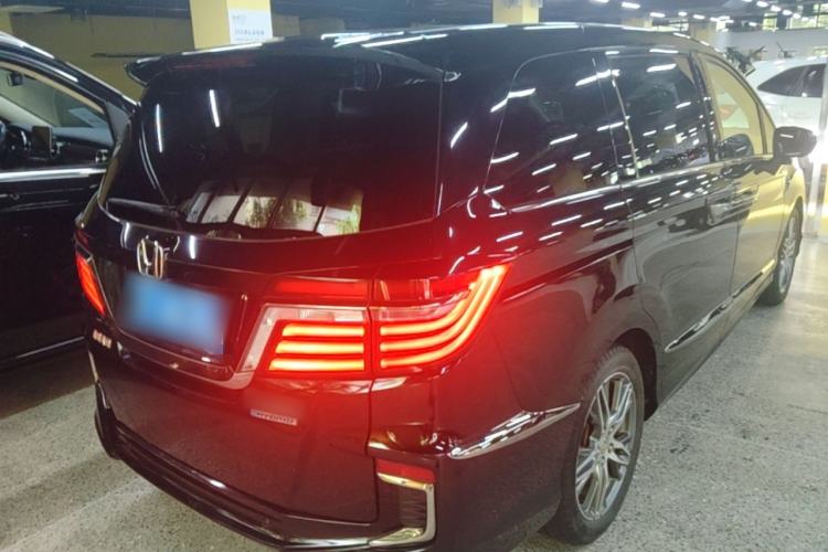 Used Honda Elysion 2019 2.0L Hybrid Luxury Edition Rear Right 45 Deg