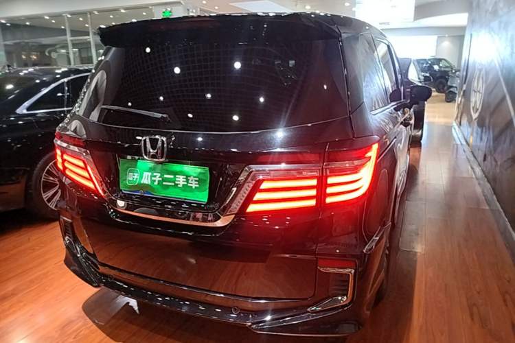 Used Honda Elysion 2019 2.0L Hybrid Luxury Edition Rear