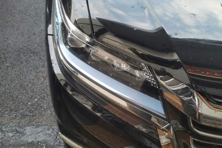Used Honda Elysion 2019 2.0L Hybrid Supreme Edition Right Front Headlight