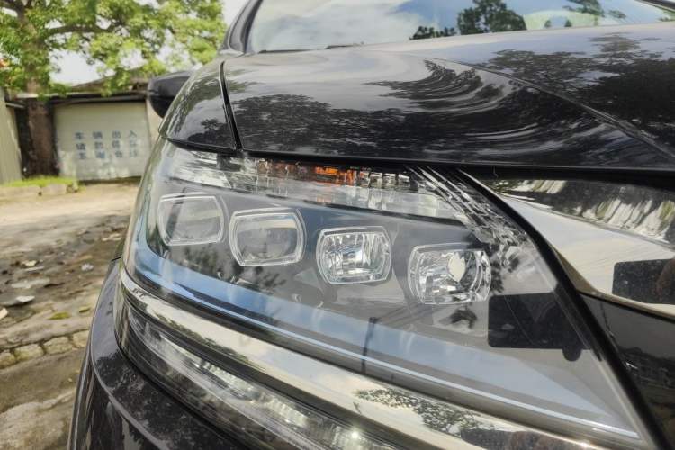 Used Honda Elysion 2019 2.0L Hybrid Luxury Edition Right Front Headlight