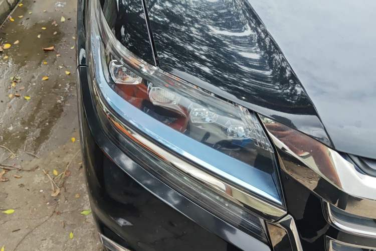 Used Honda Elysion 2019 2.0L Hybrid Luxury Edition Right Front Headlight
