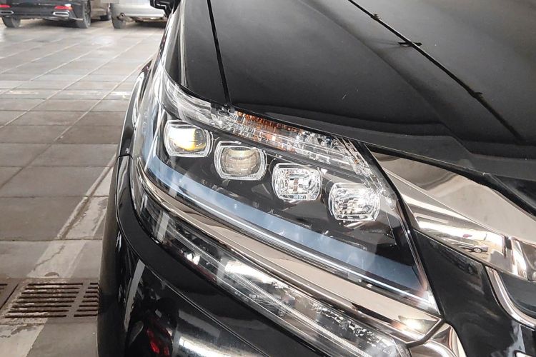 Used Honda Elysion 2019 2.0L Hybrid Supreme Edition Right Front Headlight