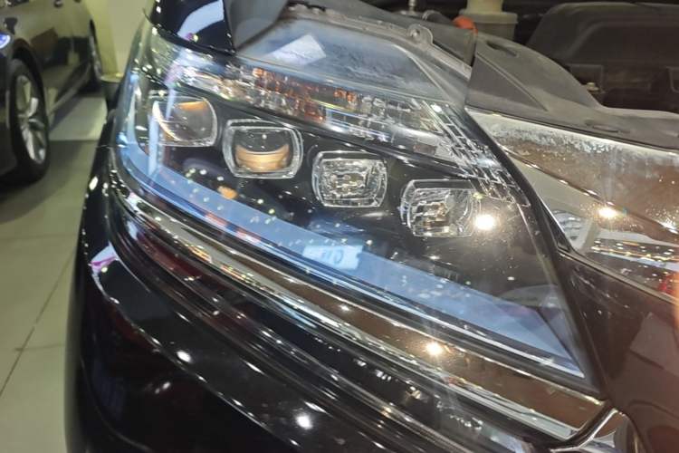 Used Honda Elysion 2019 2.0L Hybrid Luxury Edition Right Front Headlight