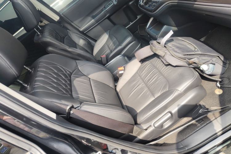 Used Honda Elysion 2019 2.0L Hybrid Luxury Edition Right Front Seat