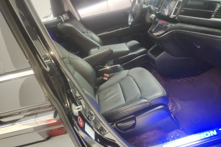 Used Honda Elysion 2019 2.0L Hybrid Comfort Edition Right Front Seat