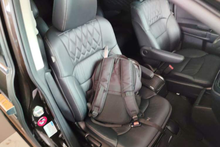 Used Honda Elysion 2019 2.0L Hybrid Luxury Edition Right Front Seat